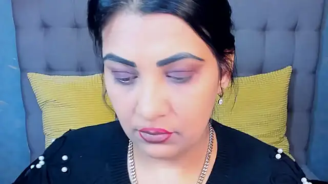 Snapshot of AmyCubes chatting on 11/26/25, 10:05 AmyCubes online show from 11/26/25, 10:05