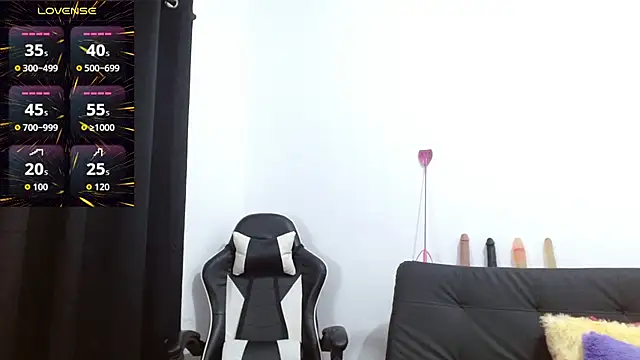 Snapshot of Kiara-Rider chatting on 10/07/25, 04:42 Kiara-Rider online show from 10/07/25, 04:42