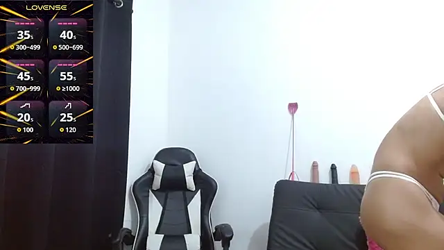 Snapshot of Kiara-Rider chatting on 11/14/25, 07:01 Kiara-Rider online show from 11/14/25, 07:01