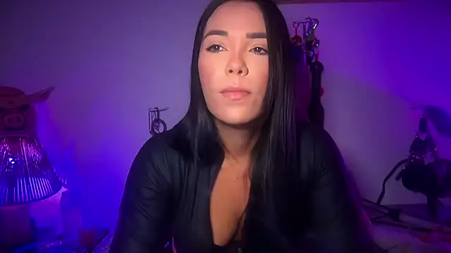 Snapshot of mistresslaviniabr chatting on 12/15/25, 07:23 mistresslaviniabr online show from 12/15/25, 07:23