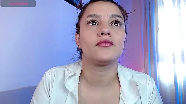 Lu perez online show from 01/11/25, 03:31