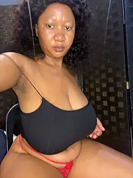 Snapshot of MayaPassion chatting on 02/05/25, 01:54 MayaPassion online show from 02/05/25, 01:54