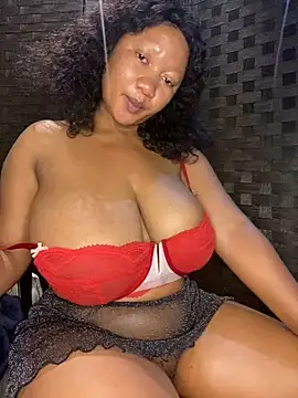 Snapshot of MayaPassion chatting on 02/05/25, 09:40 MayaPassion online show from 02/05/25, 09:40