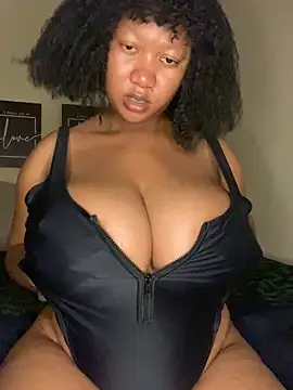 Snapshot of MayaPassion chatting on 02/19/25, 08:52 MayaPassion online show from 02/19/25, 08:52