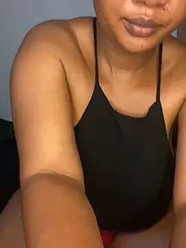 Snapshot of MayaPassion chatting on 03/08/25, 09:50 MayaPassion online show from 03/08/25, 09:50