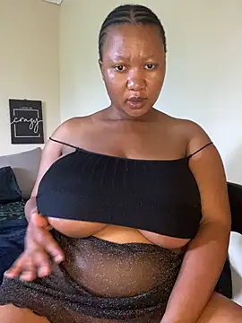 Snapshot of MayaPassion chatting on 03/10/25, 01:32 MayaPassion online show from 03/10/25, 01:32