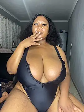 Snapshot of MayaPassion chatting on 11/26/25, 07:37 MayaPassion online show from 11/26/25, 07:37