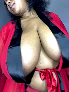 Snapshot of MayaPassion chatting on 12/02/25, 05:24 MayaPassion online show from 12/02/25, 05:24