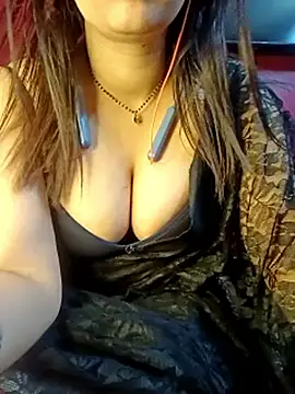 Snapshot of payal9038 chatting on 11/14/25, 01:54 payal9038 online show from 11/14/25, 01:54