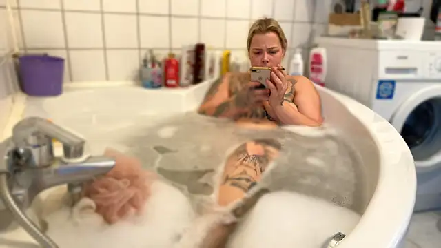 Snapshot of elina_may chatting on 12/09/24, 11:26 elina may online show from 12/09/24, 11:26