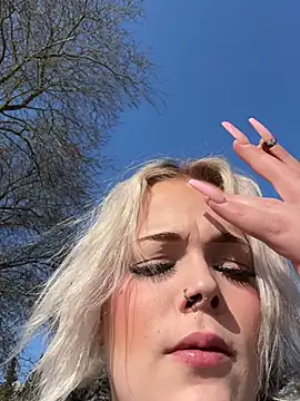 Snapshot of elina_may chatting on 03/08/25, 01:03 elina may online show from 03/08/25, 01:03