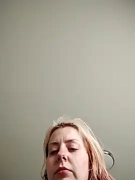 SkarlettRose96 online show from 02/11/26, 06:24