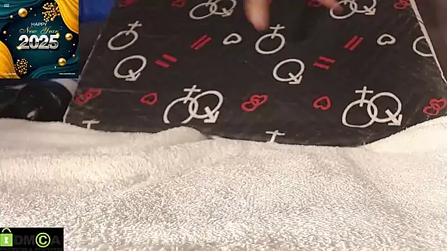 Snapshot of mikellwilliams10 chatting on 12/31/24, 12:15 mikellwilliams10 online show from 12/31/24, 12:15