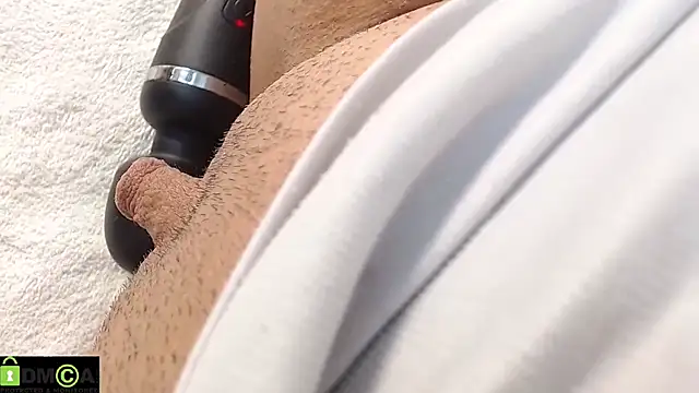 Snapshot of mikellwilliams10 chatting on 11/10/25, 12:59 mikellwilliams10 online show from 11/10/25, 12:59