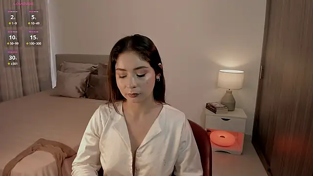 Alessiasantos  online show from 04/07/26, 11:54