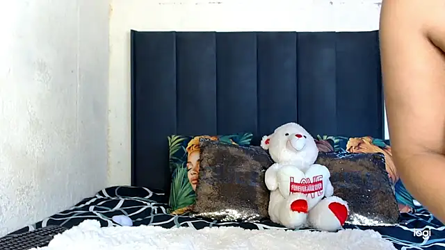 quenliyasa online show from 04/02/26, 12:25