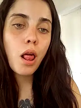 Snapshot of lucylovles chatting on 01/28/25, 02:10 lucylovles online show from 01/28/25, 02:10