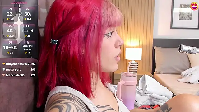 Snapshot of sofia_shadow chatting on 10/12/25, 04:11 sofia shadow online show from 10/12/25, 04:11