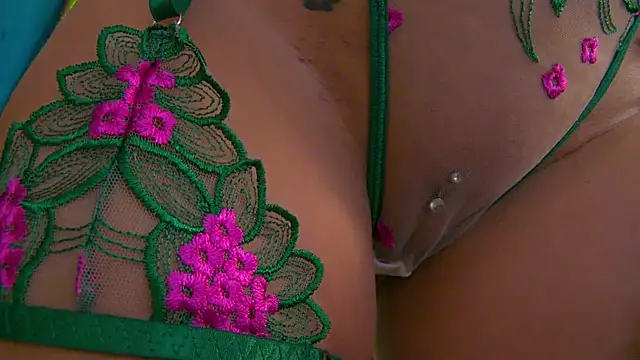 Foxxxy MILF online show from 06/08/26, 03:51