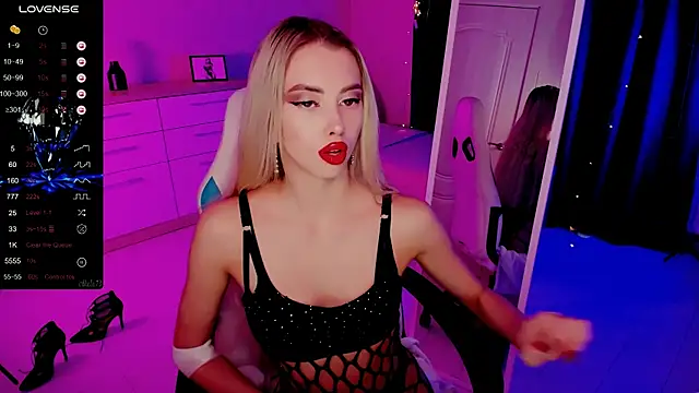 Snapshot of Emilia_Klar chatting on 11/08/25, 08:03 Emilia Klar online show from 11/08/25, 08:03