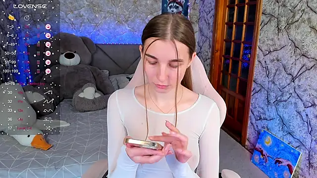 Snapshot of _flowersweeet_ chatting on 10/15/25, 02:28 flowersweeet online show from 10/15/25, 02:28