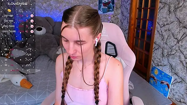 Snapshot of _flowersweeet_ chatting on 10/23/25, 10:14 flowersweeet online show from 10/23/25, 10:14