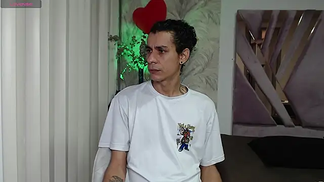 Snapshot of jackstanford chatting on 03/06/25, 01:14 jackstanford online show from 03/06/25, 01:14