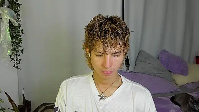 santy-kitty online show from 10/04/25, 02:31