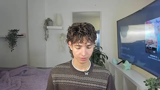 santy-kitty online show from 12/02/25, 02:39