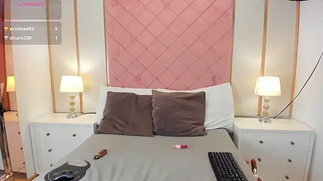 Issabella Roa online show from 04/18/26, 04:05