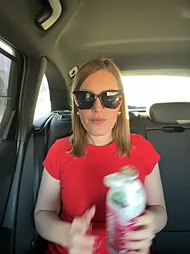 Snapshot of Sissy-Bee chatting on 03/22/25, 04:26 Sissy-Bee online show from 03/22/25, 04:26