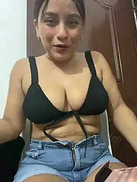 perlita05 online show from 02/13/25, 02:34