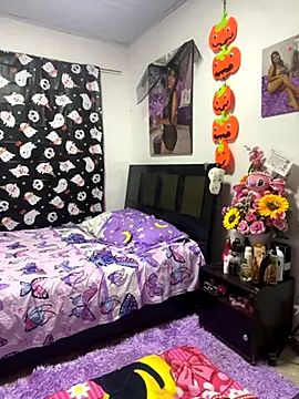 perlita05 online show from 10/15/25, 11:49