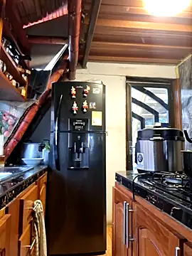 amazonafit  online show from 04/18/26, 09:37