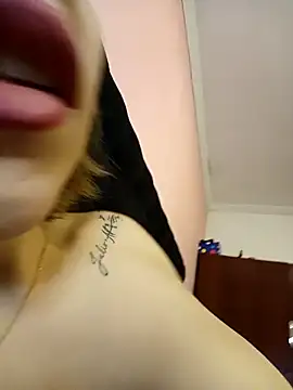 couple2000 online show from 02/26/25, 06:43