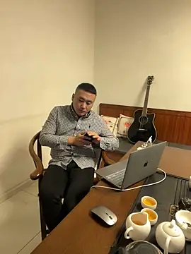 ShaoZian 1 online show from 11/10/25, 09:41