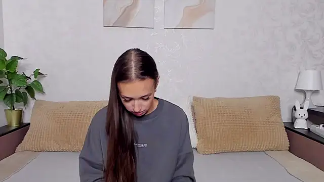 ChloeTeles  online show from 03/03/25, 08:27