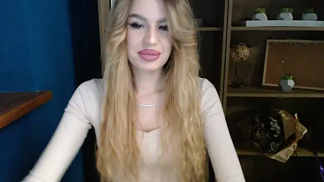 Snapshot of Your_Jessy chatting on 12/18/24, 01:45 Your Jessy online show from 12/18/24, 01:45