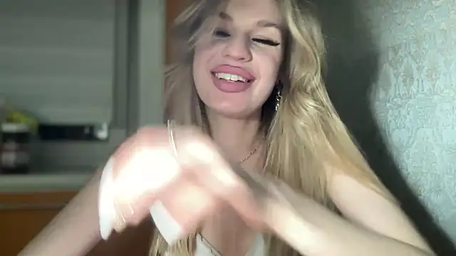 Snapshot of Your_Jessy chatting on 03/04/25, 07:32 Your Jessy online show from 03/04/25, 07:32