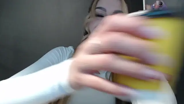 Snapshot of Your_Jessy chatting on 09/30/25, 01:38 Your Jessy online show from 09/30/25, 01:38
