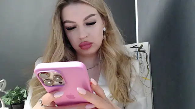 Snapshot of Your_Jessy chatting on 05/21/26, 12:12 Your Jessy online show from 05/21/26, 12:12