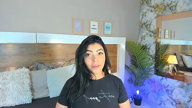 Snapshot of EmaBakker chatting on 02/12/25, 11:51 EmaBakker online show from 02/12/25, 11:51