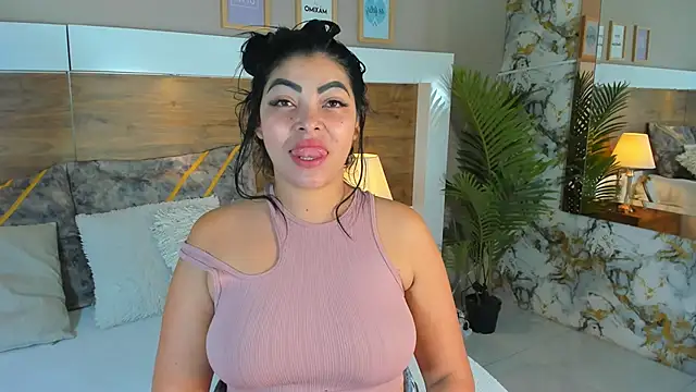 Snapshot of EmaBakker chatting on 02/22/25, 10:51 EmaBakker online show from 02/22/25, 10:51