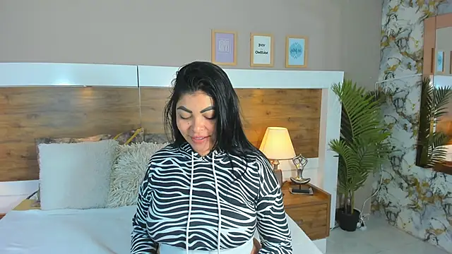 Snapshot of EmaBakker chatting on 03/05/25, 12:00 EmaBakker online show from 03/05/25, 12:00