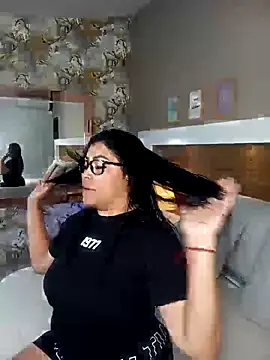 Snapshot of EmaBakker chatting on 10/08/25, 12:25 EmaBakker online show from 10/08/25, 12:25