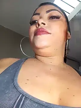 Snapshot of EmaBakker chatting on 10/29/25, 12:29 EmaBakker online show from 10/29/25, 12:29