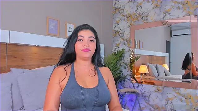 Snapshot of EmaBakker chatting on 11/16/25, 12:33 EmaBakker online show from 11/16/25, 12:33