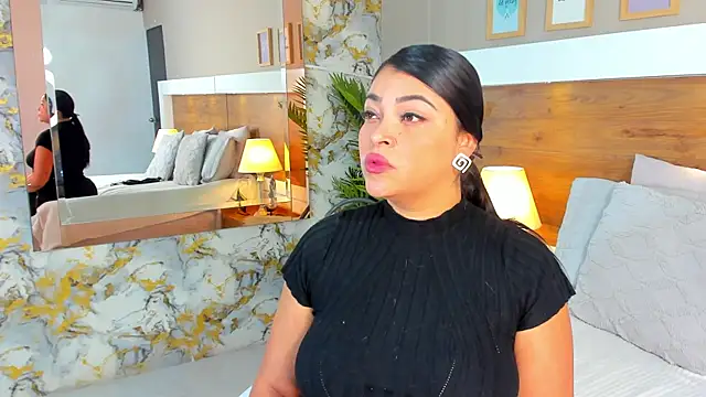 Snapshot of EmaBakker chatting on 12/01/25, 11:59 EmaBakker online show from 12/01/25, 11:59