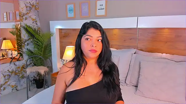 Snapshot of EmaBakker chatting on 12/16/25, 11:26 EmaBakker online show from 12/16/25, 11:26