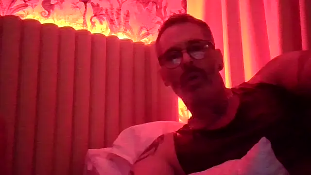 LIVEcamCUMDADDY online show from 04/06/26, 02:20